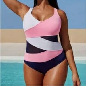 Brand new 2019 Pink white and black moniki…